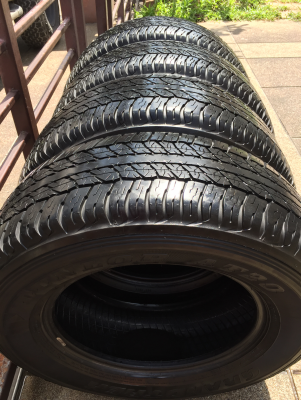 ยาง Dunlop 265 65 17 กลางปี16 ดอกเต็ม ไม่มีปะ ใช้ยาว ราคาไม่แพง