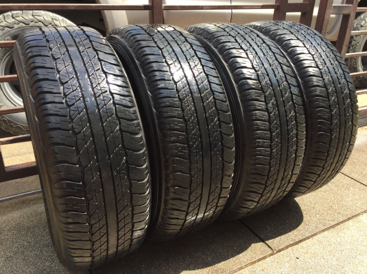 ยาง Dunlop 265 65 17 กลางปี16 ดอกเต็ม ไม่มีปะ ใช้ยาว ราคาไม่แพง