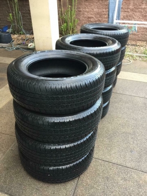 ยาง Dunlop 265 65 17 กลางปี16 ดอกเต็ม ไม่มีปะ ใช้ยาว ราคาไม่แพง