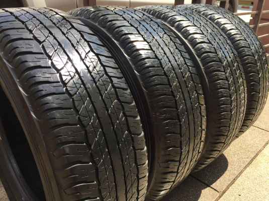 ยาง Dunlop 265 65 17 กลางปี16 ดอกเต็ม ไม่มีปะ ใช้ยาว ราคาไม่แพง