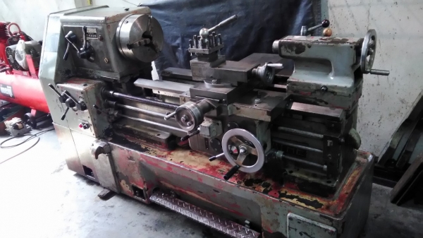 **ขายถูกๆเครื่องกลึงมือสองจากญี่ปุ่น** SATO 6 ฟุต พวงมาลัยขวา คอม้าถอดได้ หัวจับ10นิ้ว แน่นๆ พร้อมใช้งานครับ