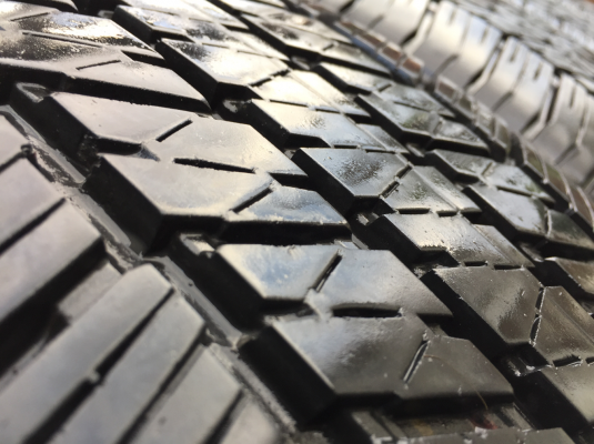 ยาง Bridgestone 265 60 18 ปี16 ดอกเต็ม ไม่มีปะ ใช้ยาว ราคาไม่แพง