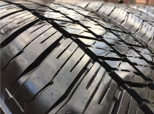 ยาง Bridgestone 265 60 18 ปี16 ดอกเต็ม ไม่มีปะ ใช้ยาว ราคาไม่แพง