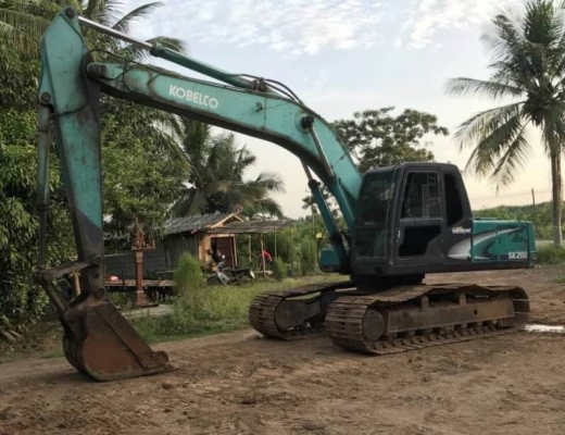 ขาย 585,000 KOBELCO  SK 200 MARK 3 เครื่องดี ปั้มแรง เอวดี ช่วงล่างดี ไฟฟ้าครบ เอกสารเล่มทะเบียน รถสวยพร้อมใช้เอกสารพร้อมโอน รถอยู่.นครปฐม 090-772-3710 090-772-3708
