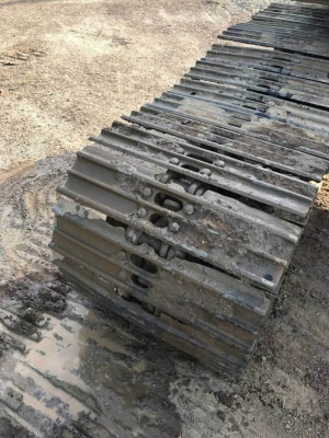 ขาย 585,000 KOBELCO  SK 200 MARK 3 เครื่องดี ปั้มแรง เอวดี ช่วงล่างดี ไฟฟ้าครบ เอกสารเล่มทะเบียน รถสวยพร้อมใช้เอกสารพร้อมโอน รถอยู่.นครปฐม 090-772-3710 090-772-3708