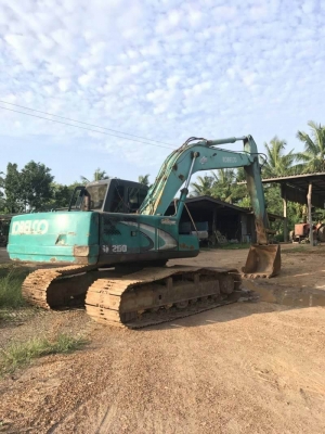 ขาย 585,000 KOBELCO  SK 200 MARK 3 เครื่องดี ปั้มแรง เอวดี ช่วงล่างดี ไฟฟ้าครบ เอกสารเล่มทะเบียน รถสวยพร้อมใช้เอกสารพร้อมโอน รถอยู่.นครปฐม 090-772-3710 090-772-3708