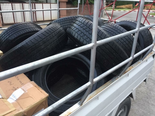 ยาง Bridgestone 265 65 17 ปี15 ดอกเต็ม ไม่มีปะ ใช้ยาว ราคาไม่แพง