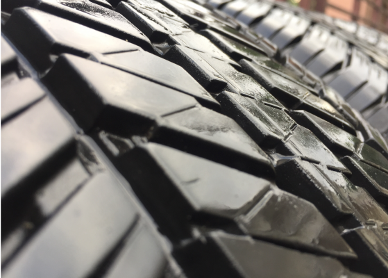 ยาง Bridgestone 265 65 17 ปี15 ดอกเต็ม ไม่มีปะ ใช้ยาว ราคาไม่แพง