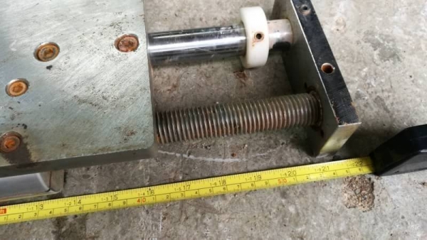 700 บ. ส่งฟรี083-2000058  LINE ID: line832923 ชุดรางเลื่อนสไลน์ตามเคลื่อนที่แนวแกน ใช้การหมุนด้วยมือหรือผ่านมอเตอร์เล็กๆได้ รายละเอียดตามภาพ(มี3ชุด)