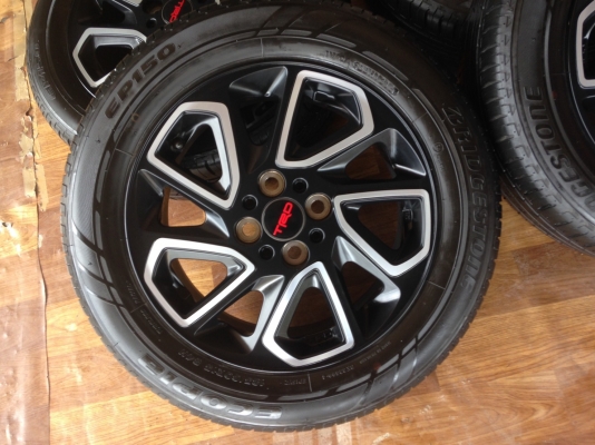 ยาริส TRD 2016 พร้อมยางใหม่ๆ