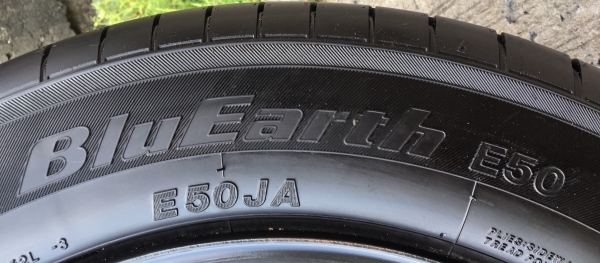 ยางป้ายแดง 175-65-15 Yokohama ปี 17 ยางป้ายแดง 175-65-15 Yokohama ปี 17