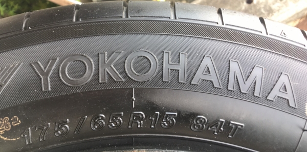 ยางป้ายแดง 175-65-15 Yokohama ปี 17 ยางป้ายแดง 175-65-15 Yokohama ปี 17