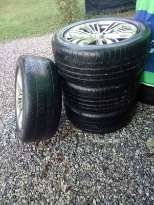 !!!!!!!!!!  ขายแม็ก พร้อมยาง. 265/50 R 20 6 รู ยางปี 14 ไม่บวม แม็กไม่คด ไม่ดุ้ง