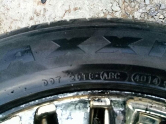 !!!!!!!!!!  ขายแม็ก พร้อมยาง. 265/50 R 20 6 รู ยางปี 14 ไม่บวม แม็กไม่คด ไม่ดุ้ง