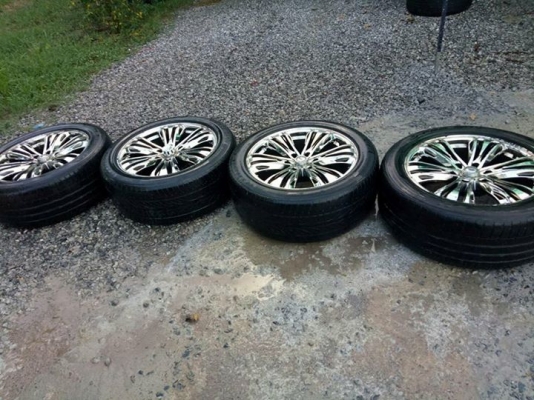 !!!!!!!!!!  ขายแม็ก พร้อมยาง. 265/50 R 20 6 รู ยางปี 14 ไม่บวม แม็กไม่คด ไม่ดุ้ง