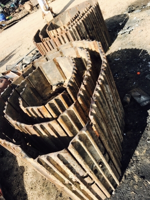 ขายโซ่ พร้อมเเผ่น ใส่ได้หลายรุ่น. Hitachi ex 200-1 kato hd 700 Kobe 907 d มาคทู daewoo dh 220  hundai 200  ????????ร