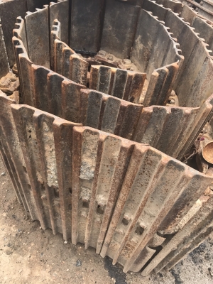 ขายโซ่ พร้อมเเผ่น ใส่ได้หลายรุ่น. Hitachi ex 200-1 kato hd 700 Kobe 907 d มาคทู daewoo dh 220  hundai 200  ????????ร