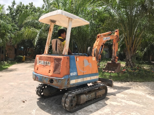 ขายแบคโฮHITACHI EX21 พิมพ์นิยมเก่านอก100\%PC20 คอนโทลแน่นๆ เดิมจากญี่ปุ่น100\% ทำงานสมบูรณ์ทุกระบบ รับรองไม่ผิดหวัง 195,000 เท่านั้น!!