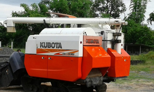 รถเกี่ยวข้าวคูโบต้า DC 70 g พร้อมเทลเลอร์ รถเกี่ยวข้าวคูโบต้า DC 70 g พร้อมเทลเลอร์