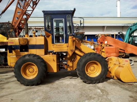โปรโมชั่นสิ้นปี เคลียสต็อก ขายรถตัก Komatsu 510 ปึ 1981 7,874 ชม สนใจ 061-4194021 NDT Thailand Line : 0614194021 พรภวิษย์