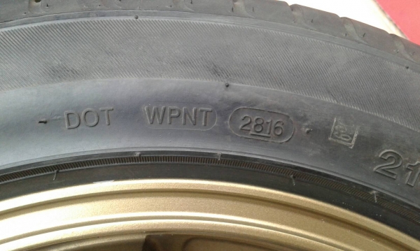 ขายล้อแม็กพร้อมยาง TE37 ขอบ 17 ยางปี 16 ขอบ 215/55/ZR 17 ยี่ห้อ WANLI ยางปี 16 (มีแค่ 2 วง) ล้อแม็กไม่คต ไม่ดุ้ง ยางเปลี่ยนมาใหม่ ใส่ใช้ไม่นาน ไม่ปะ ไม่บวม