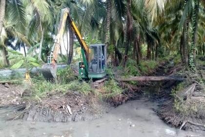 ขายด่วน 235,000 บาท KOMATSU PC 38 UU-2 เครื่องดี ปั้มดี โซ่หนา เอวแน่น รถอยู่ จ.นครปฐม โทร&ไอดีไลน์ 0610710295 ขายด่วน 235,000 บาท KOMATSU PC 38 UU-2 เครื่องดี ปั้มดี โซ่หนา เอวแน่น รถอยู่ จ.นครปฐม โทร&ไอดีไลน์ 0610710295