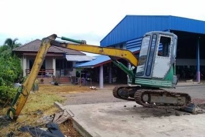 ขายด่วน 235,000 บาท KOMATSU PC 38 UU-2 เครื่องดี ปั้มดี โซ่หนา เอวแน่น  รถอยู่ จ.นครปฐม โทร&amp;ไอดีไลน์ 0610710295