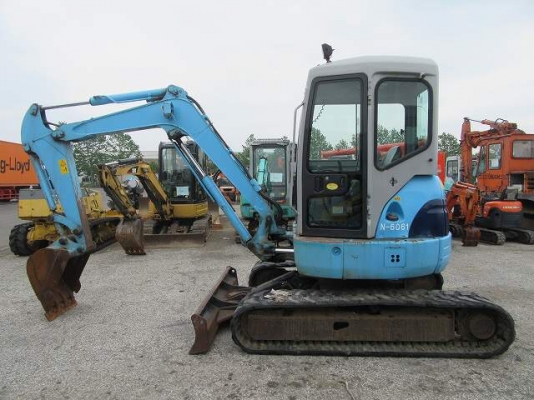 HITACHI EX40U ขนาด 4ตัน สวยงามมากๆ โทร.090-986-2521 อ๊อบ