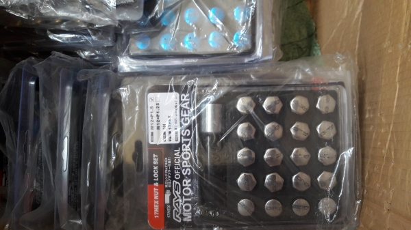 น๊อตล้อ RAYS แบบ 20 ตัว มีทุกสี