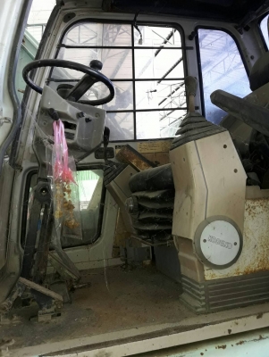 ขายด่วน รถขุดล้อยาง ขนาด 10 ตัน KOBELCO  SK100W