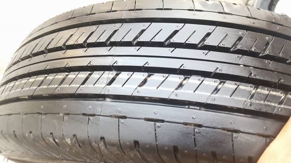 ขายยางป้ายแดง215/70/16 ปี 17 BRIDGESTONE R611 4 เส้น ขายยางป้ายแดง215/70/16 ปี 17 BRIDGESTONE R611 4 เส้น