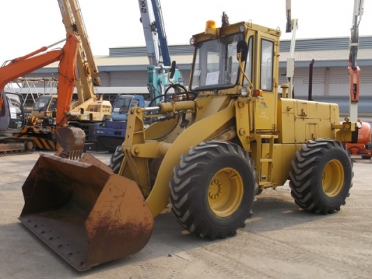 ขายรถตัก Komatsu 515 ปึ 1979 9,823 ชม สนใจ 061-4194021 NDT Thailand Line : 0614194021 พรภวิษย์