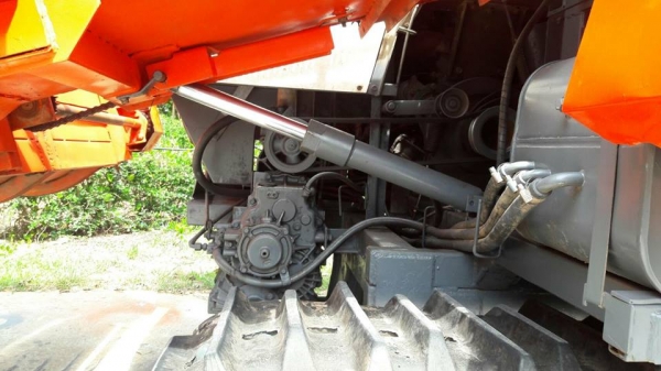 ขายรถเกี่ยวข้าว คูโบต้าDC60ร่องกระสอบ เช็คใหม่ทั้งคันช่วงล่างใหม่สภาพพร้อมใช้งาน