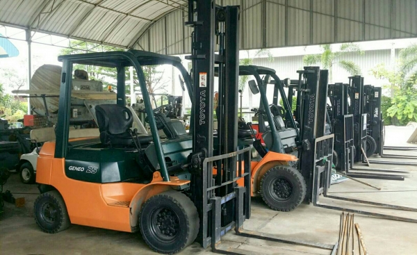 โฟล์คลิฟท์ Toyota #7 เสาสูง 4 m. 2.5ตัน เบนซิล ถูกๆ สินค้าอุตสาหกรรมนับ1,000รายการจากญี่ปุ่นwww.paho