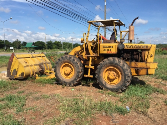 ขายรถตัก JH 30 ต่่อแขนเสร็จแล้วยางใหม่ 4เส้น ขาย 295,000 รถพร้อมใช้งาน รถอยู่สกลนคร โทร0895770265