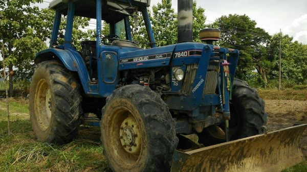 ขายดาวน์ รถไถฟร์อด7810 2เพลาเอกสารเล่มทะเบียน ดาวน์180,000ส่งต่อ200,000 เปลี่ยนสัญญาได้เลย สภาพใช้งานประจำเครื่องเดิม