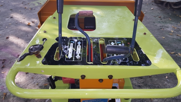 รถบรรทุกการเกษตรและก่อสร้าง รหัสสินค้า E2 - 13 ยกดั้มด้วยไฮดรอลิค รับน้ำหนักบรรทุกได้ 500 K เดินหน้า 3 ถอยหลัง 2 เกียร์