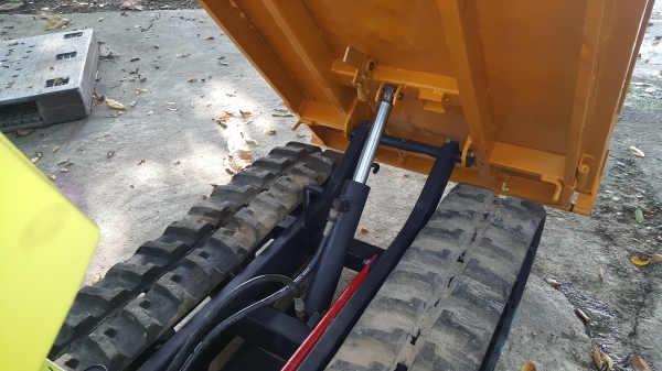 รถบรรทุกการเกษตรและก่อสร้าง รหัสสินค้า E2 - 13 ยกดั้มด้วยไฮดรอลิค รับน้ำหนักบรรทุกได้ 500 K เดินหน้า 3 ถอยหลัง 2 เกียร์