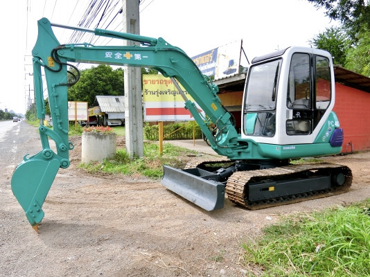 KOMATSU 40-7E ขนาดPC-40 รถเก่านอกมีเอกสารอินวอย<มีVDOให้ชม>☎️ติดต่อ 085-5632278 <ราคาต่อรองได้>