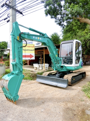 KOMATSU 40-7E ขนาดPC-40 รถเก่านอกมีเอกสารอินวอย<มีVDOให้ชม>☎️ติดต่อ 085-5632278 <ราคาต่อรองได้>