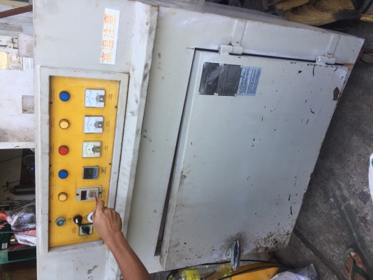 เตาอบ ขนาด ความจู 80*60 เซนติเมตร ไฟ 380 VAC 3 เฟส. ขายตามสภาพ ใช้งานได้อยู่