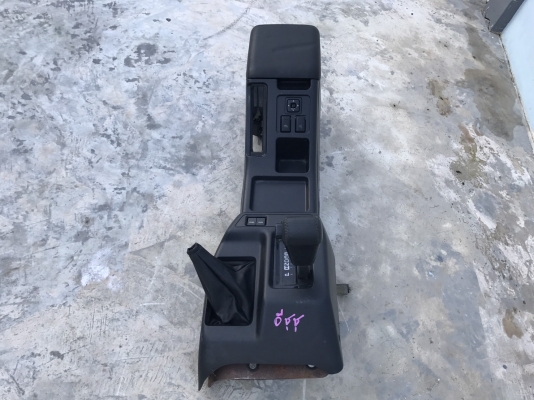 คอลโซลกลาง ครอบเกียร์ isuzu mu สีดำ tfr dragon cameo 2000บาท