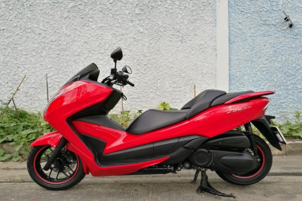 Forza 300 วิ่ง4000โล รถบ้าน มือเดียว สีสดมาก