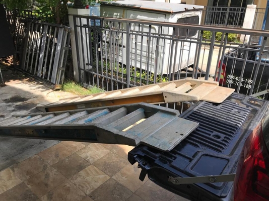 ขายญี่ปุ่น รับ3ตัน มีบันได อลูมิเนียม เก่าสติกเกอร์บอกครบครับ หายาก ขึ้นรถไถ รถ4x4 รถพ่นยา แบล็คโฮ ได้ครับ นานๆมีมาทีนะครับ