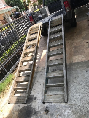 ขายญี่ปุ่น รับ3ตัน มีบันได อลูมิเนียม เก่าสติกเกอร์บอกครบครับ หายาก ขึ้นรถไถ รถ4x4 รถพ่นยา แบล็คโฮ ได้ครับ นานๆมีมาทีนะครับ