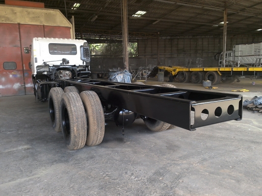 ขาย 10 ล้อ 2 เพลา HINO MEGA เครื่อง 260 แรง หัวคัสซียาว 7.50 เมตร พร้อมใช้