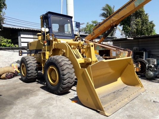 KOMATSU 530