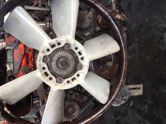 เครื่อง6HE1เก่าญี่ปุ่นพร้อมหมายเลข