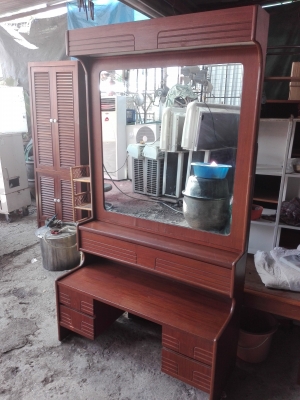 โต๊ะเครื่องแป้ง