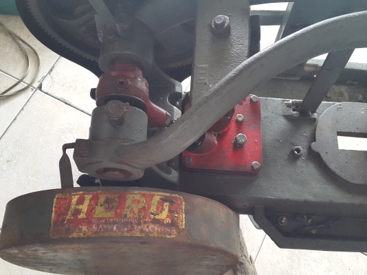 แท่นเลื่อย ฮีโร่ 14 นิ้ว สภาพสวยๆ พร้อมใช้งาน ด่วนๆๆๆๆ 9,500